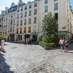 1 Bedroom Apartment In Marais